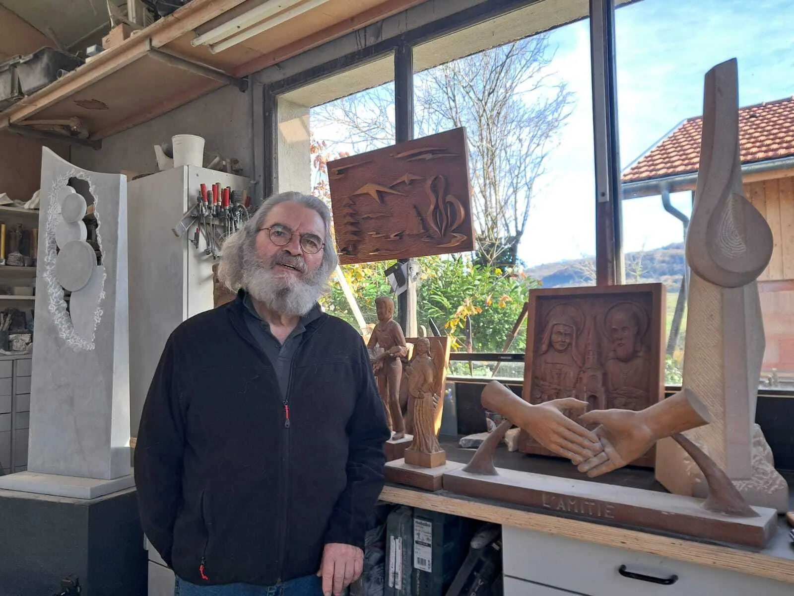 Pour la sortie de son livre, Fernand Terrier ouvre son atelier au public et organise une exposition