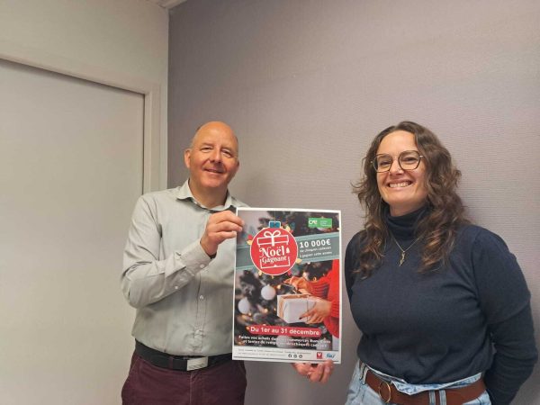 Pierre Denier, le directeur et Sophie Metz, la chargée de communication du CAE préparent la nouvelle édition du jeu Noël gagnant.