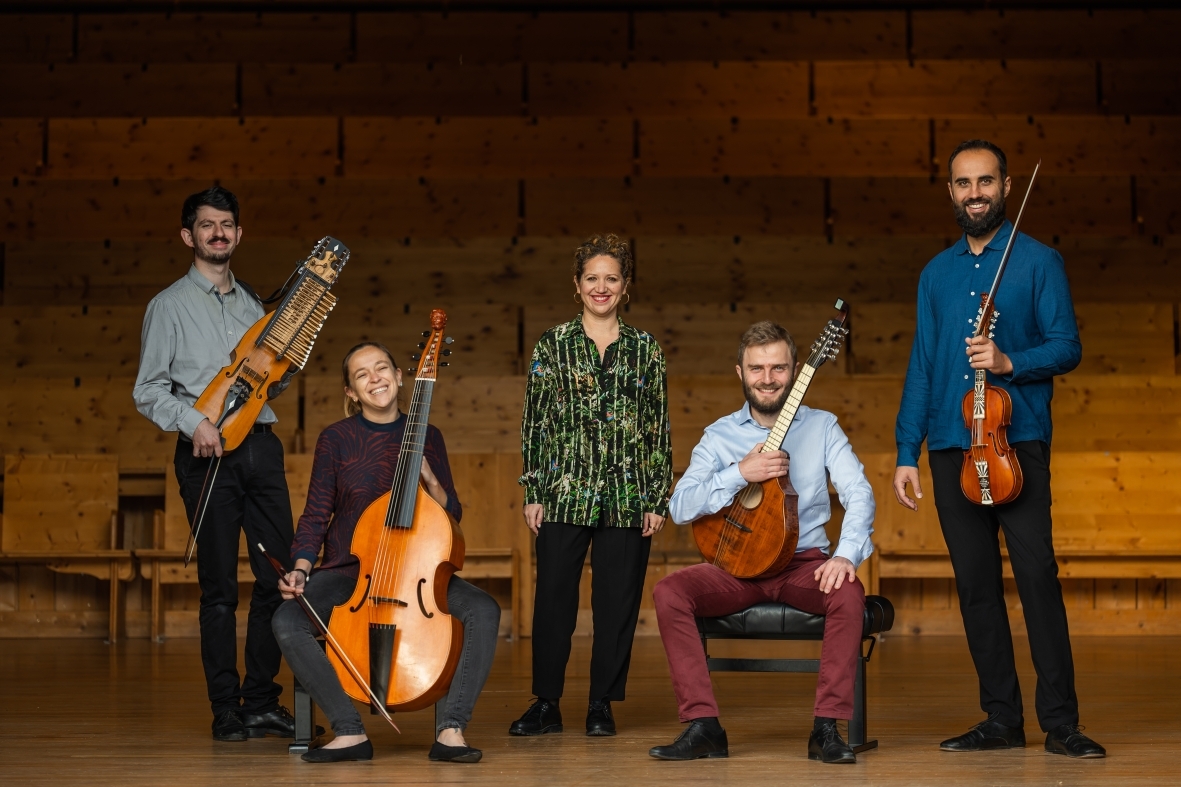 The Curious Bard. - ©DR