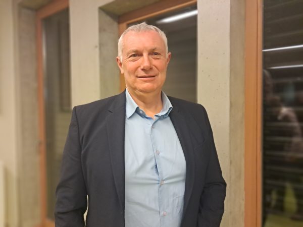 Un maire fier du travail accompli.