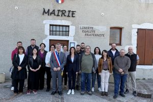 Gérard Mathieu entouré de sa première adjointe et de ses co-listiers.