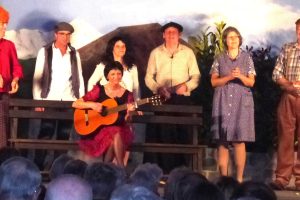 La troupe dans son ensemble, en fin de représentation.