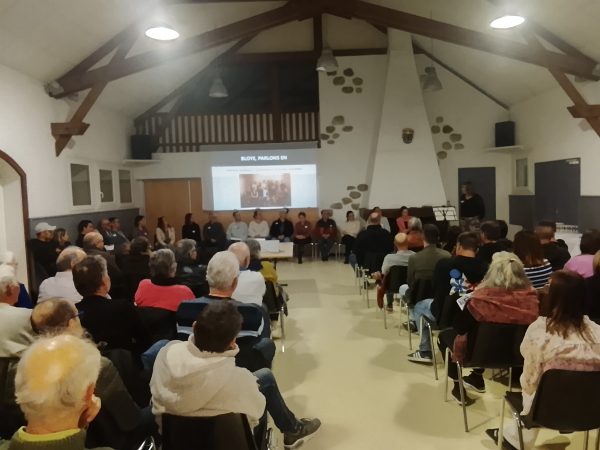 Une réunion publique qui a fait le plein.