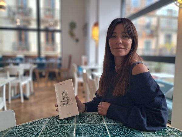 "Si j'avais lu un livre comme celui-ci lorsque j'étais jeune, cela m'aurait sûrement aidée" peut-on lire sur la quatrième de couverture du livre témoignage de Nathalie