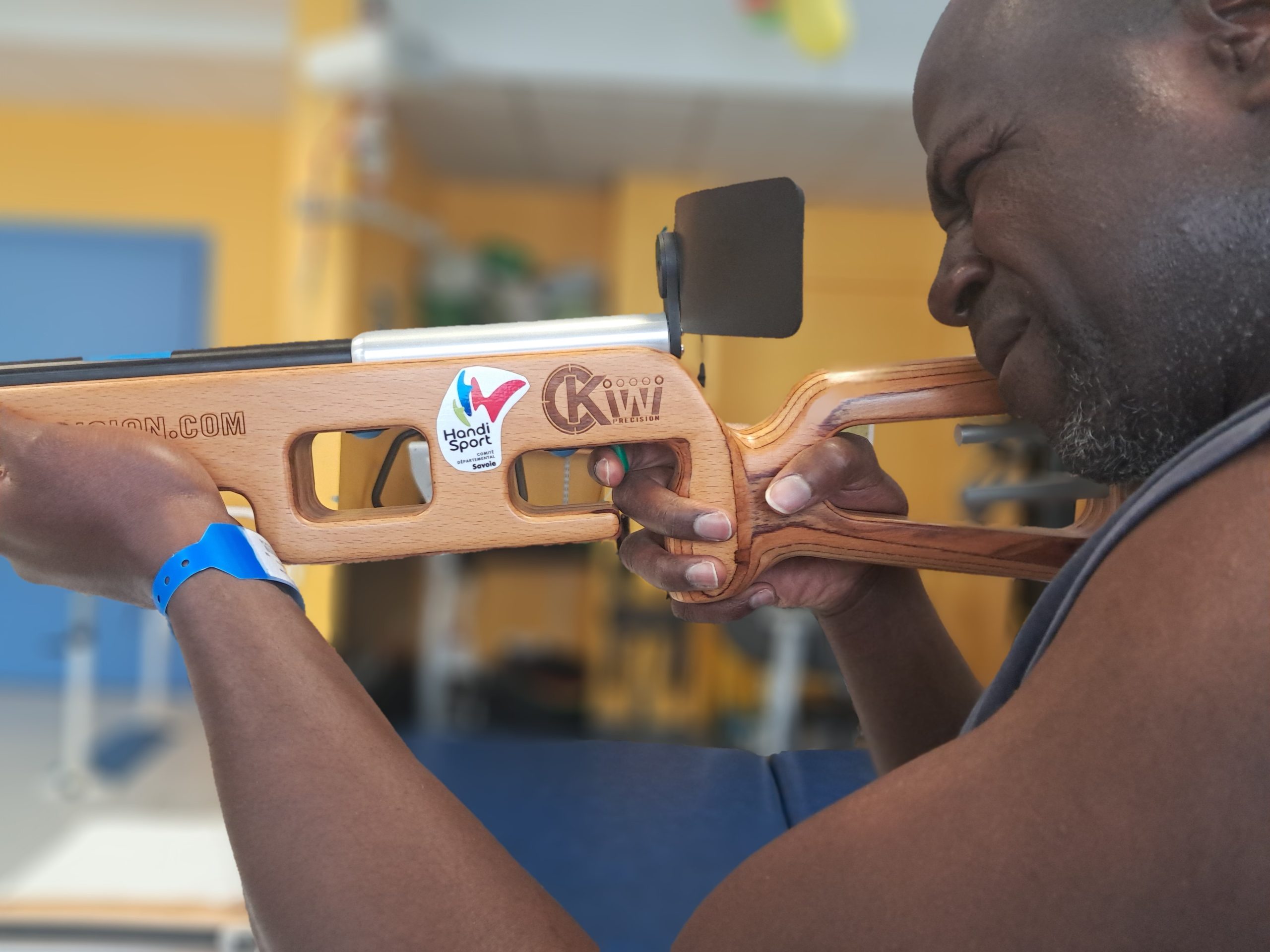 Paterne, ancien basketteur, découvre une autre façon de pratiquer une activité physique. Il envisage de s'essayer à l'aviron. - ©Claire Castelar