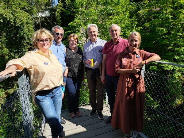 Association. Les Gorges du Sierroz saniment est une nouvelle formule de levenement festif et culturel organise par lassociation Au Coeur des Gorges du Sierroz presidee depuis debut fevrier par Isabelle Martinez a gauche