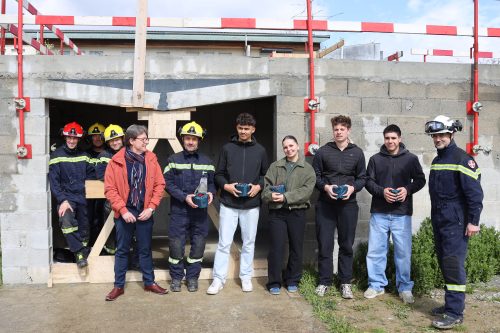 Le chantier construit par les élèves, permet aux pompiers de s'entrainer.