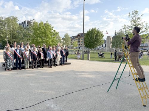 Moment de détente avant le conseil, avec la prise de la photo officielle des élus.