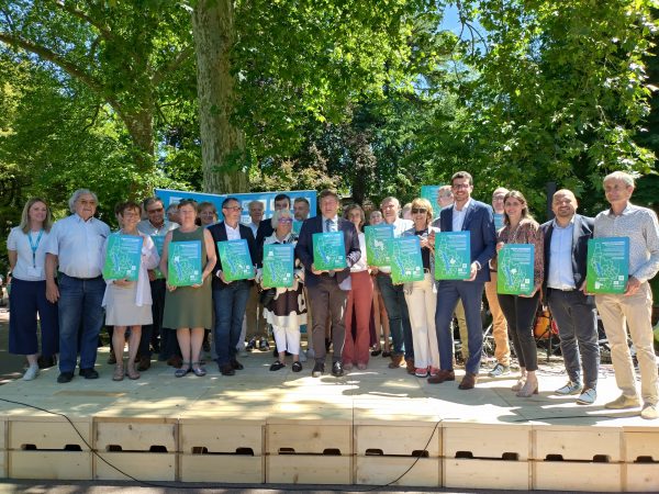 Cérémonie. Les 28 communes de l'agglomération Grand ont reçu un panneau qui officialise la reconnaissance du territoire par l'UNESCO comme étant la 18e réserve de Biosphère en France. Avec cette distinction, le territoire s'engage à mener les actions et projets nécessaires pour "bâtir un territoire sobre et résilient", a déclaré Renaud Beretti, président de l'agglomération.