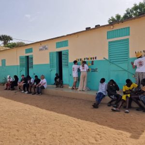 Les jeunes de la Mission Locale Savoie Grand Lac ont participé à la rénovation d'une école au Sénégal.
