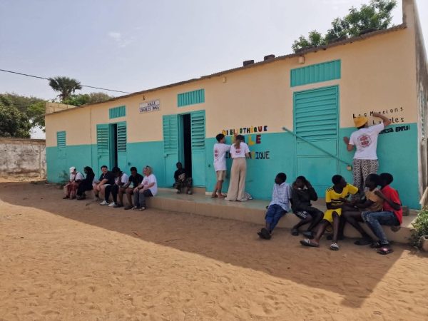 Les jeunes de la Mission Locale Savoie Grand Lac ont participé à la rénovation d'une école au Sénégal.