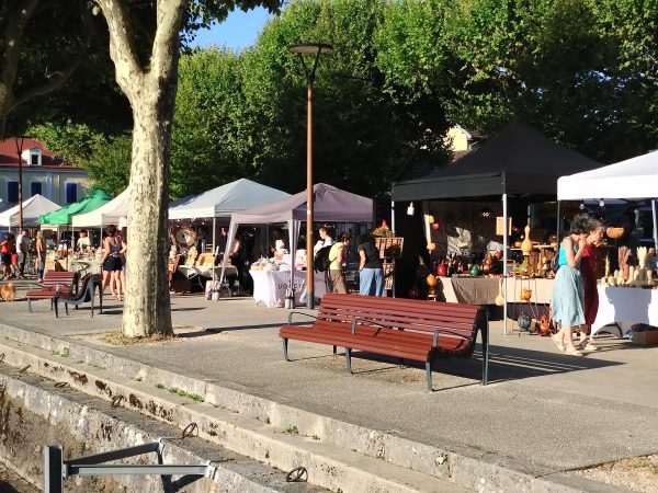 Cet ete ce sont des marches nocturnes de createurs qui vont etre organises sur quatre jeudis soirs