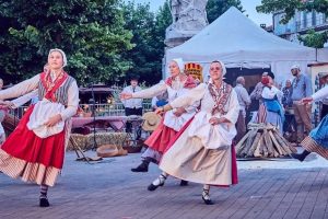 Le groupe folklorique d'Aubagne à retrouver lors de l'Apéro Vray du groupe Lô P'tiouts Jean de Vovray Annecy