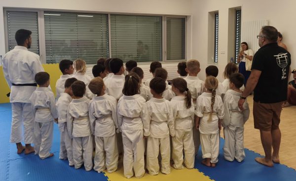 Les élèves Judocas ont découvert cette discipline.