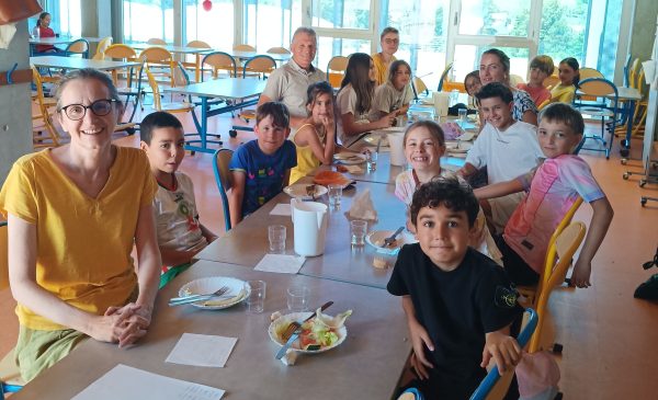 Les élus ont rencontré les délégués de classe et les enseignantes.