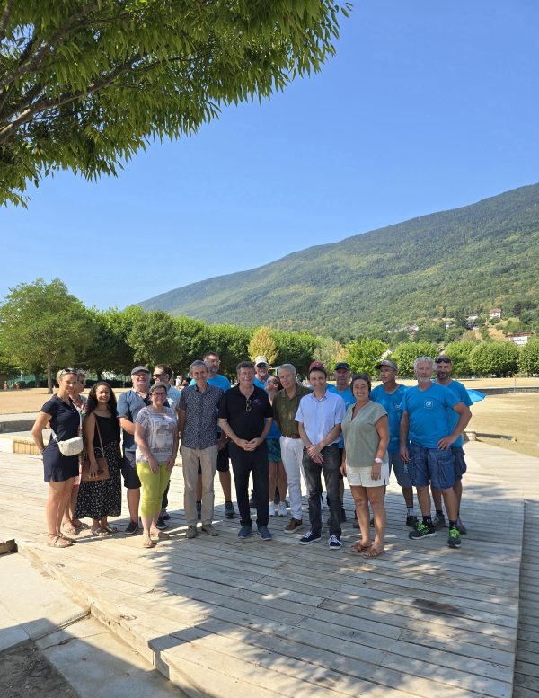 Elus et partenaires lors de l'inauguration de la remise en état du solarium le 10 juillet.