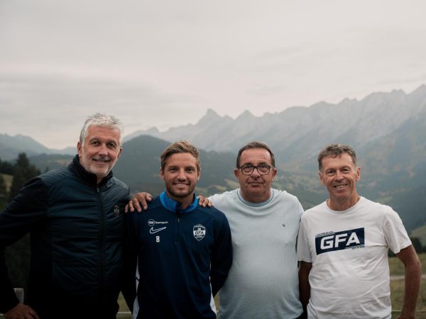Valentin Jacob, entouré de Ludovic Jourdain, Bernard Vellut et Bruno Piccon