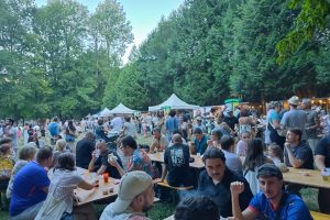 Fête du village. Une fois encore, « Jour de fête » a fait carton plein. Les habitants ont répondu présents à l'appel de cette fête traditionnelle qui a démarré dès onze heures du matin, avec des animations jeune public, des déambulations, des ateliers maquillage, des spectacles et concerts en plein air.