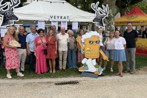 Personnalités et partenaires au moment de l'inauguration du Village de la Bière.