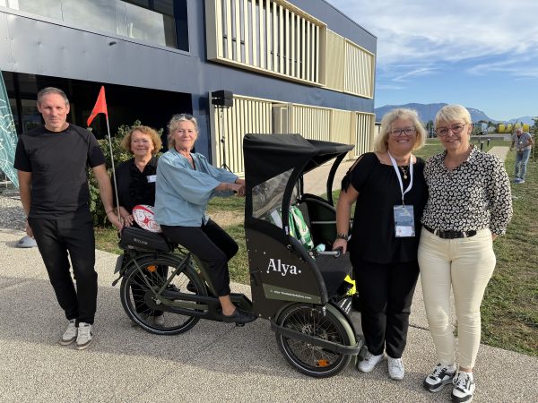 Astrid Croenne et Frédéric Moine les parrains, entourent Carole et Martine Dupessey, et Marjorie Ducret du Viesénior.
