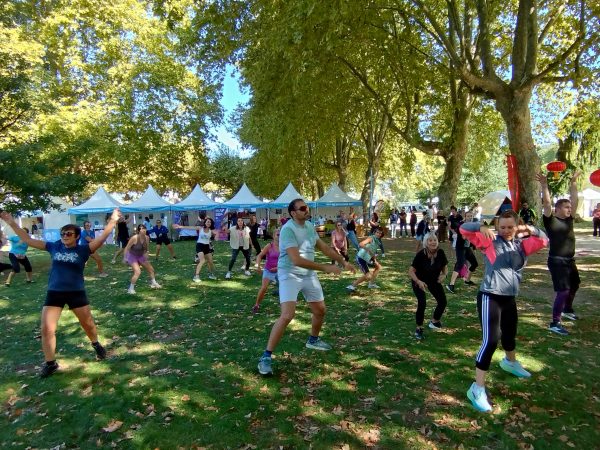 Bien-être. Une soixantaine d'exposants étaient présents pour le 10e Be Fit. L'animation du village s'est couplée à l'organisation de plusieurs dizaines de temps forts en plein air et sous chapiteau avec plusieurs ateliers pour prendre soin de soi, entre pratiques sportives douces, cardio et fitness.