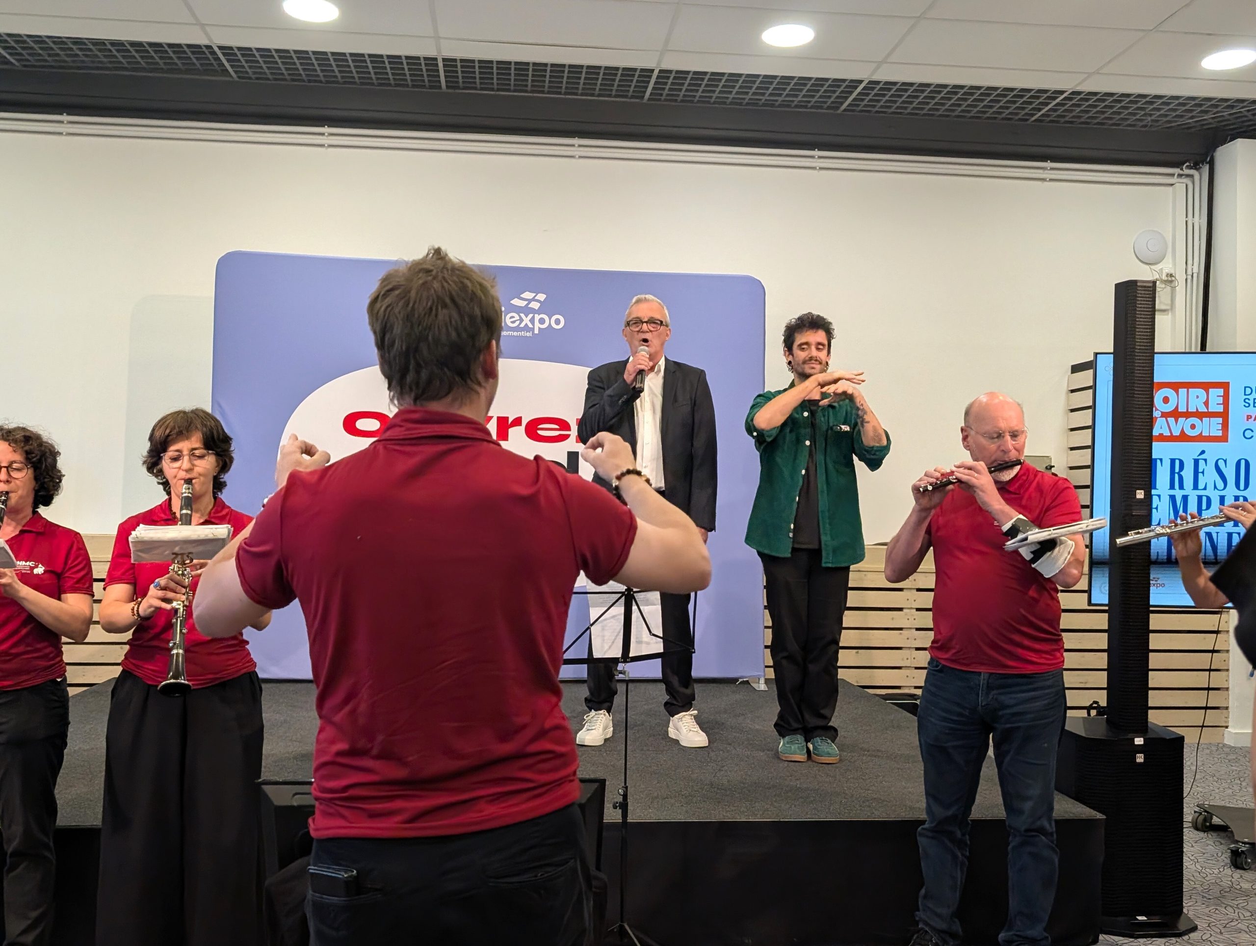 Pierre Lemarchal. Fidèle de la Foire, le père de Grégory Lemarchal a interprété le chant des Allobroges avec l'OHMC lors de l'inauguration. - ©Claire Castelar