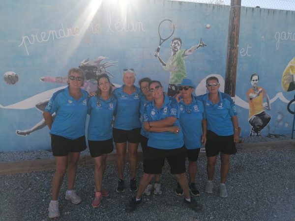 Les féminines.