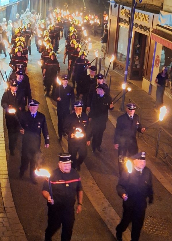 Défilé. Les pompiers de Rumilly et Michelstadt ont ouvert le défilé.