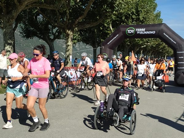 Personnes valides et en situation de handicap ont couru pour la bonne cause.