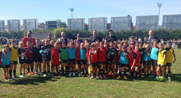 Les enfants de l'École de rugby.
