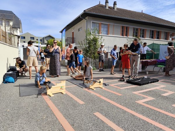 Initiation au tir à la carabine.