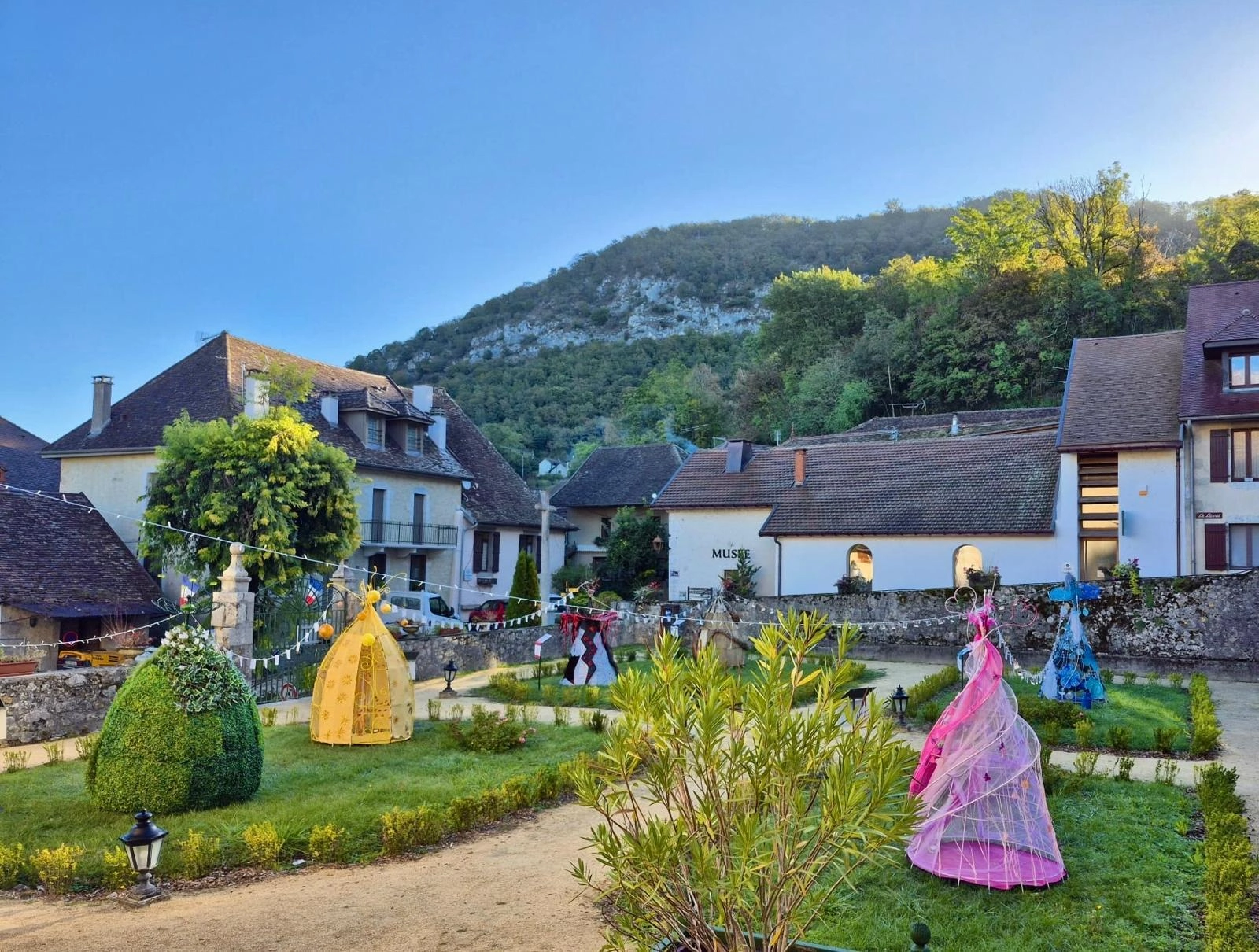 Chanaz : Six enfants, six cabanes et mille émotions à partager