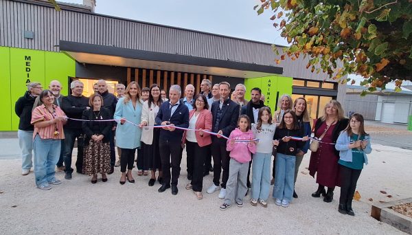 Le maire Alain Bauquis a coupé le ruban en présence de son conseil municipal, des élus départementaux et parlementaires.