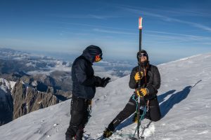Prise de mesures parles géomètres experts.