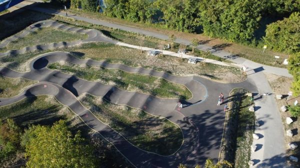 Vue d'en haut du pumptrack.